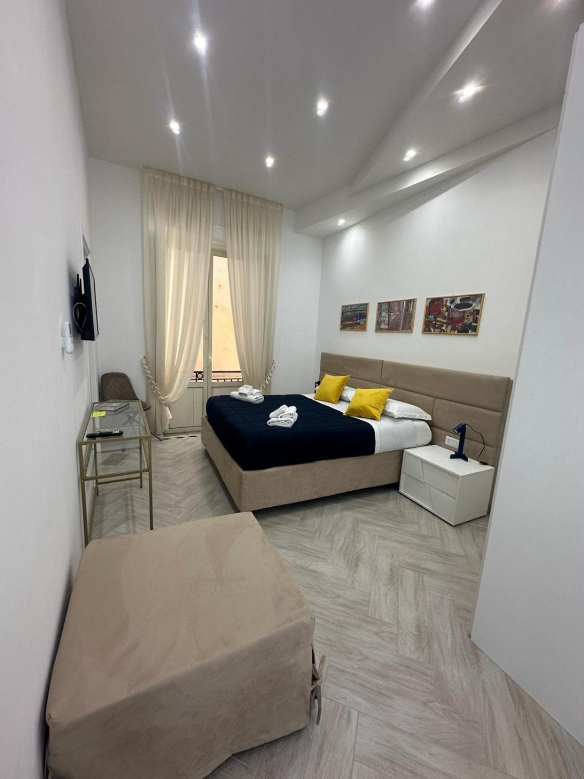 Flo' Hotel Napoli Ngoại thất bức ảnh