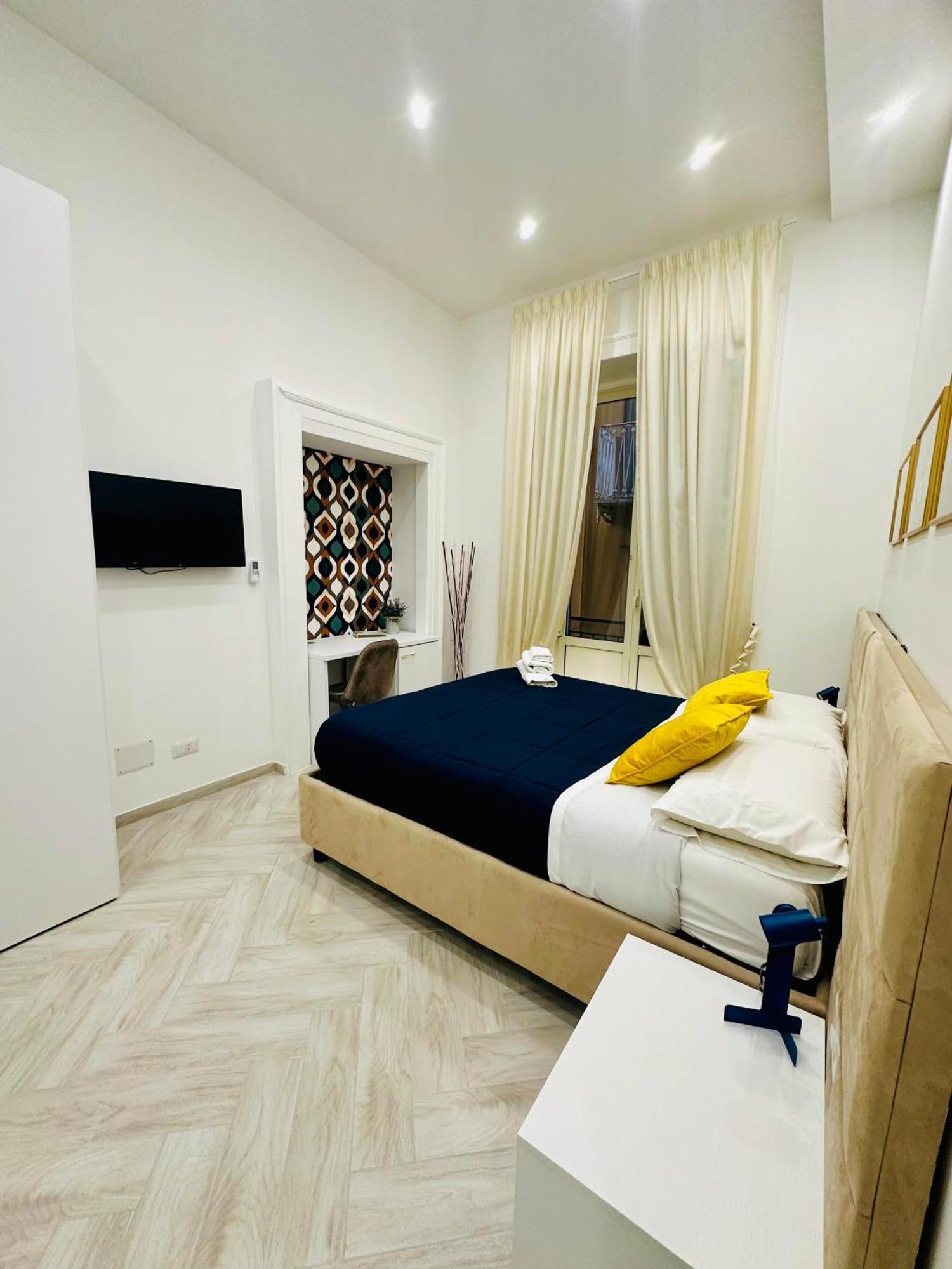 Flo' Hotel Napoli Ngoại thất bức ảnh