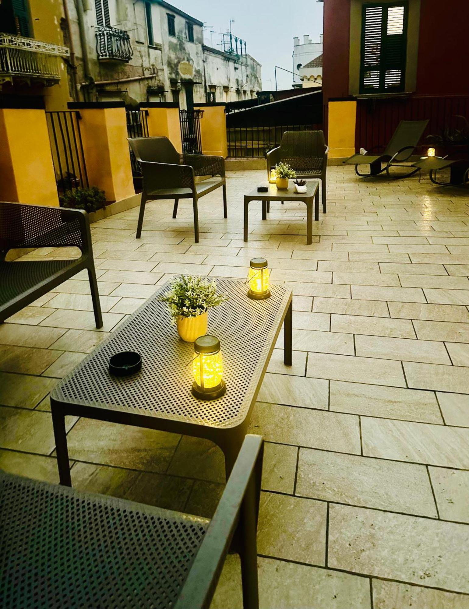 Flo' Hotel Napoli Ngoại thất bức ảnh